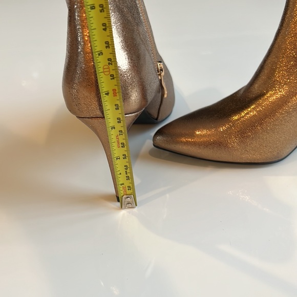 Leather in Dark gold stiletto ankle boots Le Chateau - Picture 4 of 7